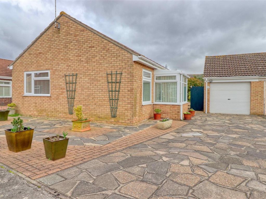 2 bed bungalow for sale in Burgate Close, ClactonOnSea CO16, £280,000