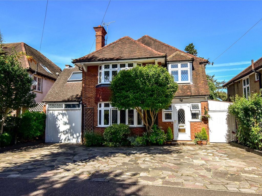 5 bed detached house for sale in Parkside Drive, Watford WD17, £