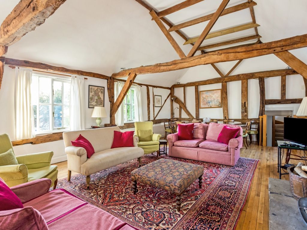 5 bed barn conversion to rent in Scabharbour Road, Hildenborough