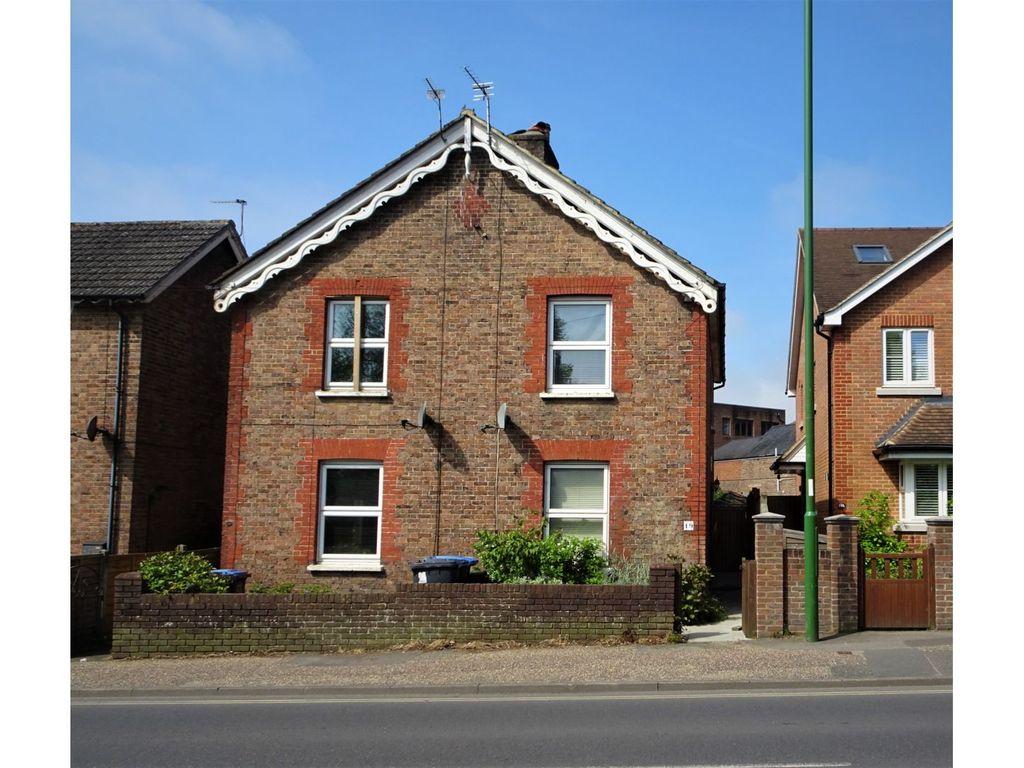 2 bed semidetached house for sale in Hazelgrove Road, Haywards Heath