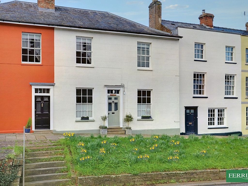 5 bed terraced house for sale in High Street, Newnham, Gloucestershire