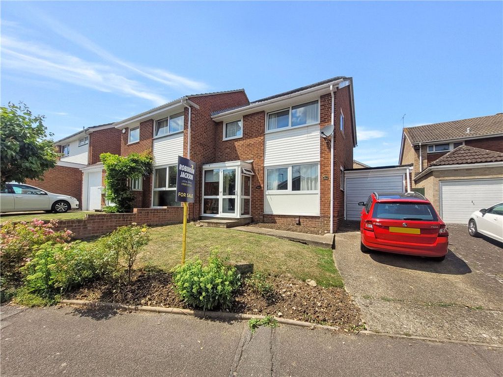 3 bed semidetached house for sale in Stapleton Road, South Orpington