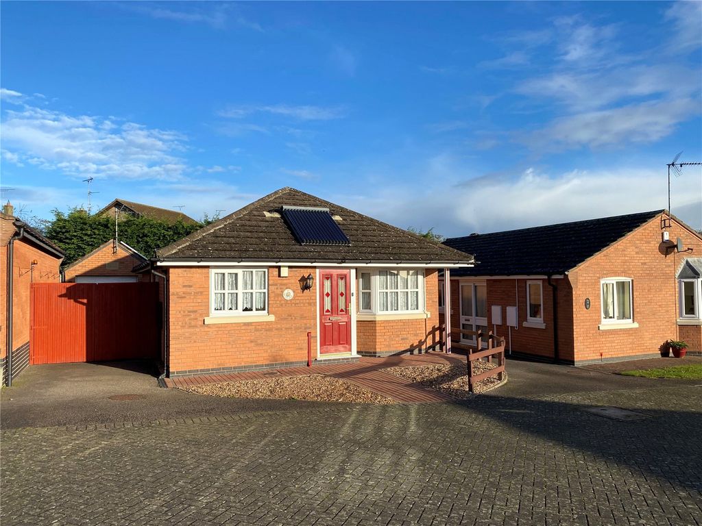 2 bed bungalow for sale in Wright Road, Long Buckby, Northamptonshire