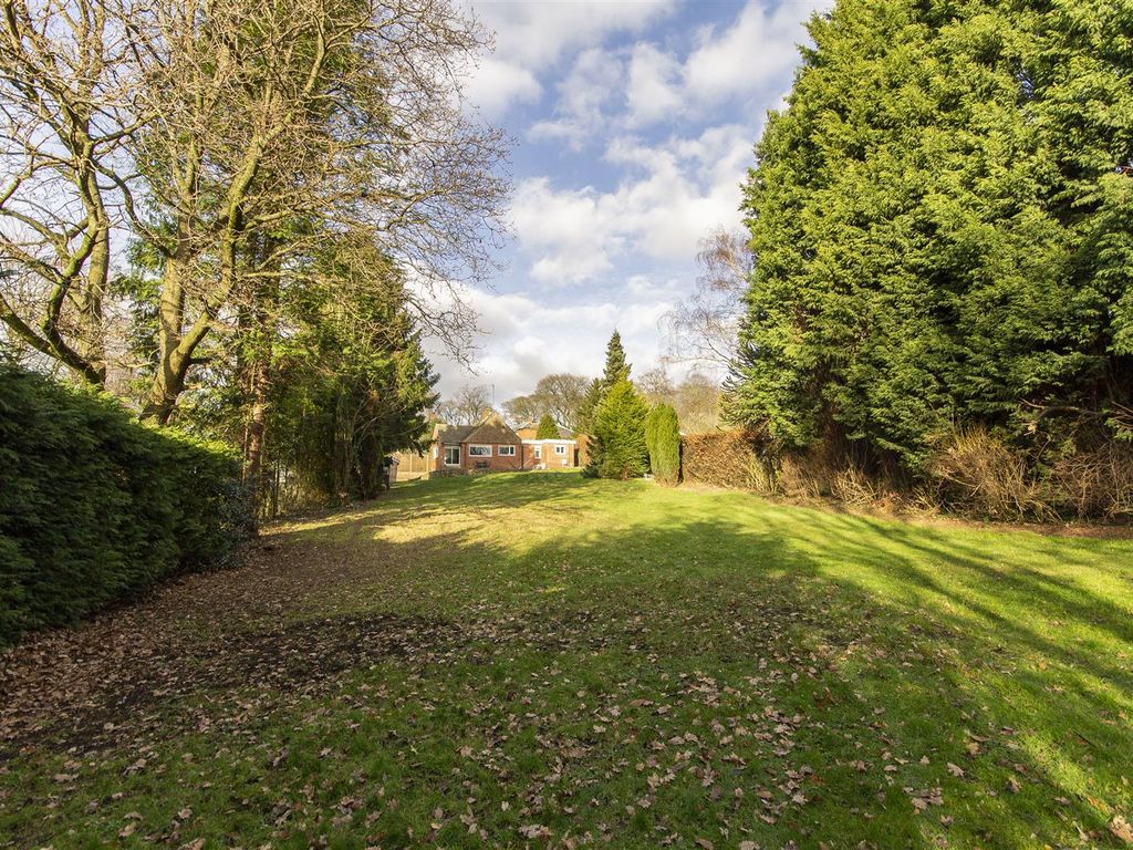 3 bed detached bungalow for sale in Hady Hill, Hady, Chesterfield S41