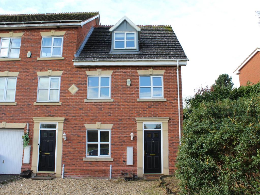 3 bed town house to rent in Langley Park Way, Sutton Coldfield B75, £