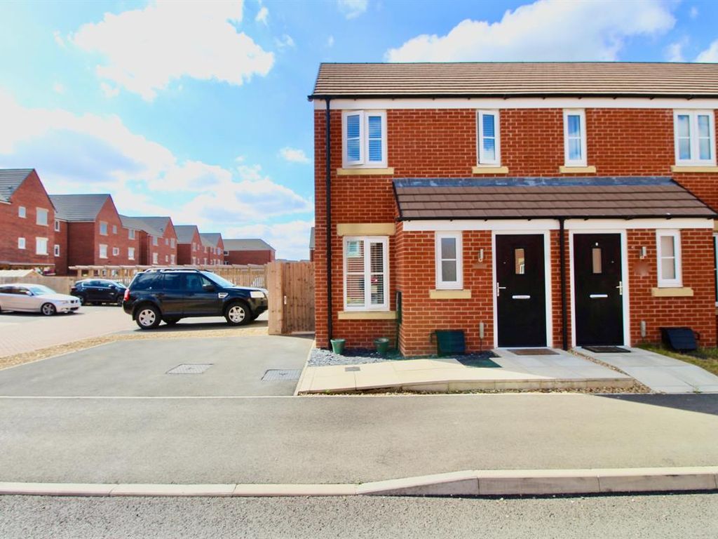 2 bed end terrace house for sale in Adlington Close, Hampton Gardens