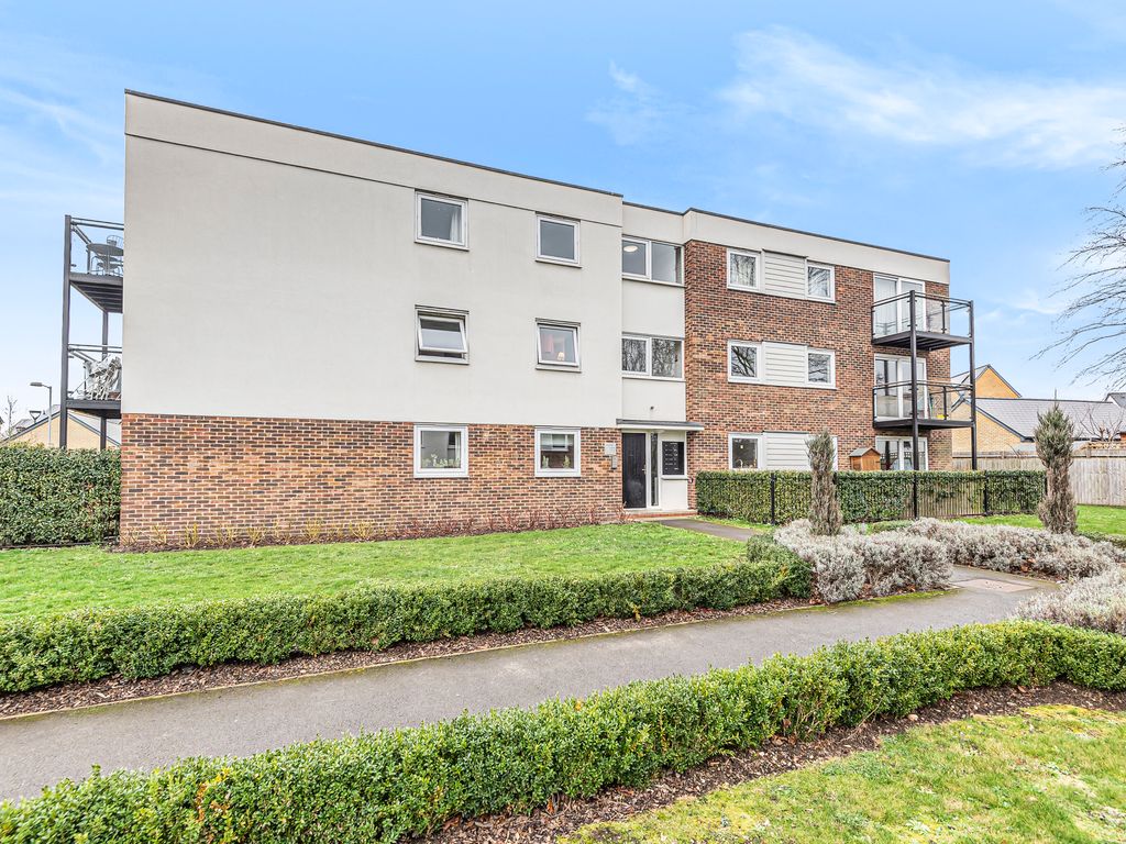 2 bed flat to rent in Wallace Close, Uxbridge, Middlesex UB10 Zoopla