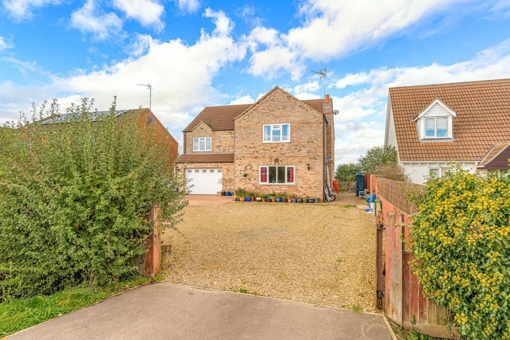 5 bed detached house for sale in High Road, Wisbech St Mary, Wisbech