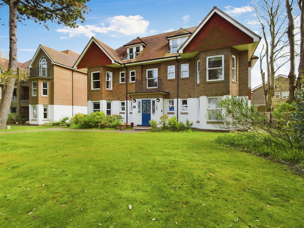 2 bed flat for sale in Grand Avenue, Worthing BN11 Zoopla