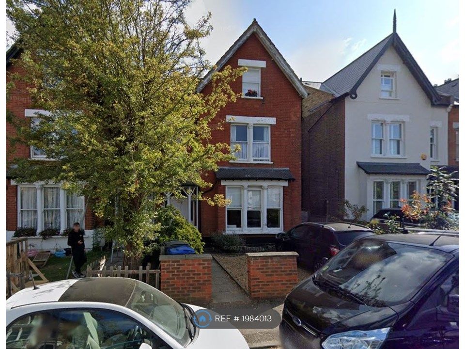 2 bed flat to rent in Fassett Road, Kingston Upon Thames KT1, £1,700