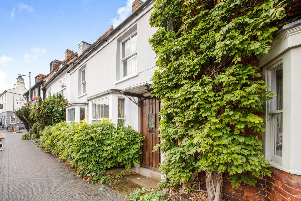 High Street, Buckingham, Buckinghamshire MK18  