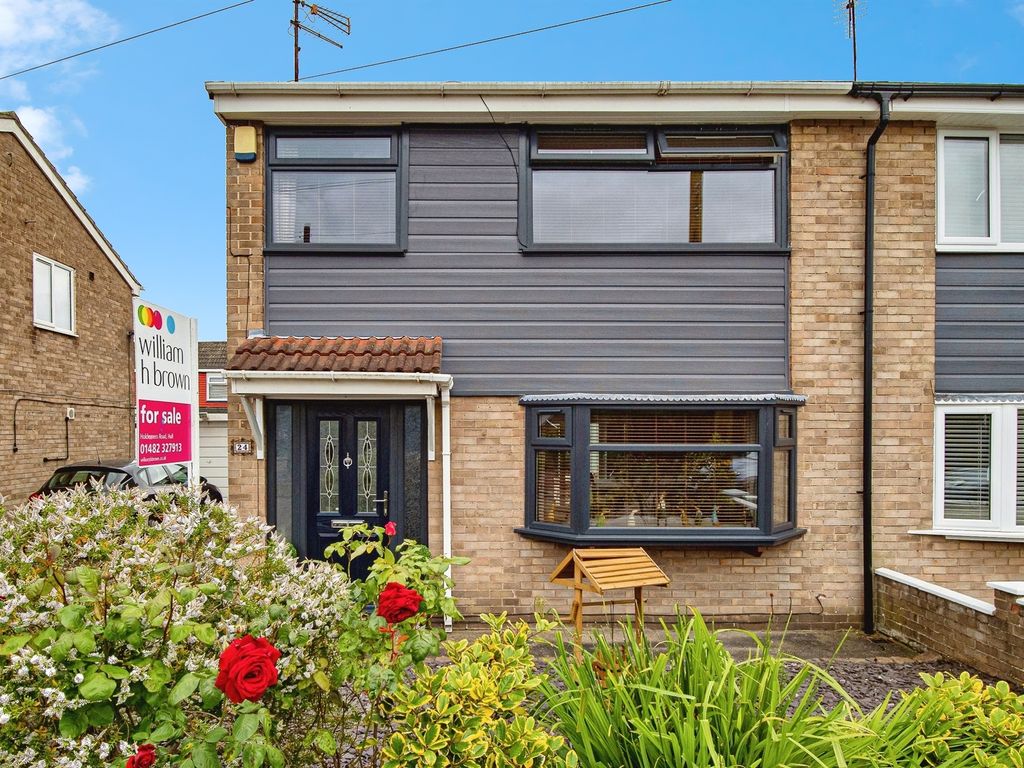 3 bed semidetached house for sale in Astral Way, SuttonOnHull, Hull