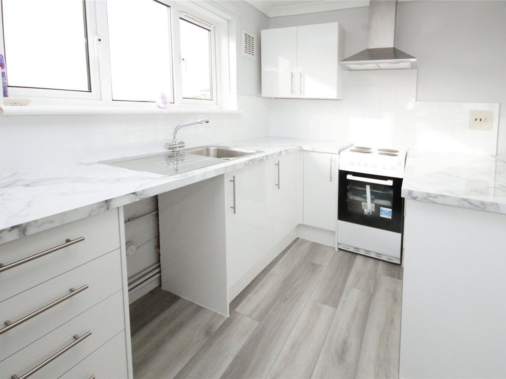 1 bed flat to rent in Polsteads, Basildon SS16 Zoopla