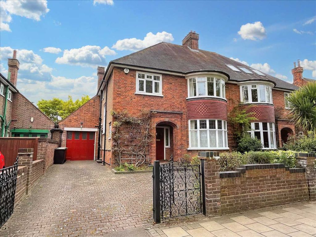 4 bed semidetached house for sale in De Parys Avenue, Bedford MK40