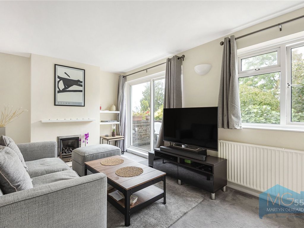 The Oaks, London N12  