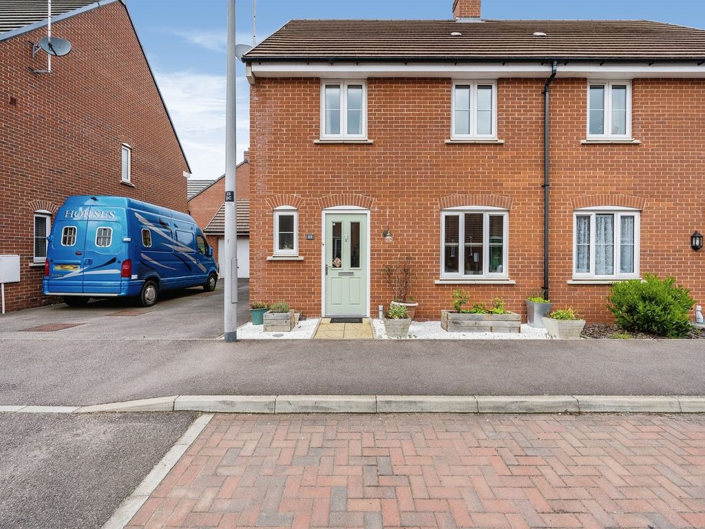 3 bed semidetached house for sale in Drayhorse Crescent, Woburn Sands