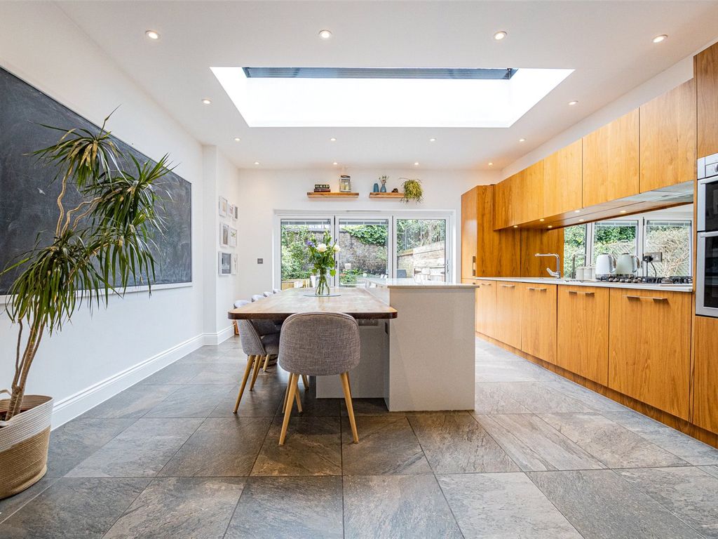 Elizabeth Avenue, Islington, London N1