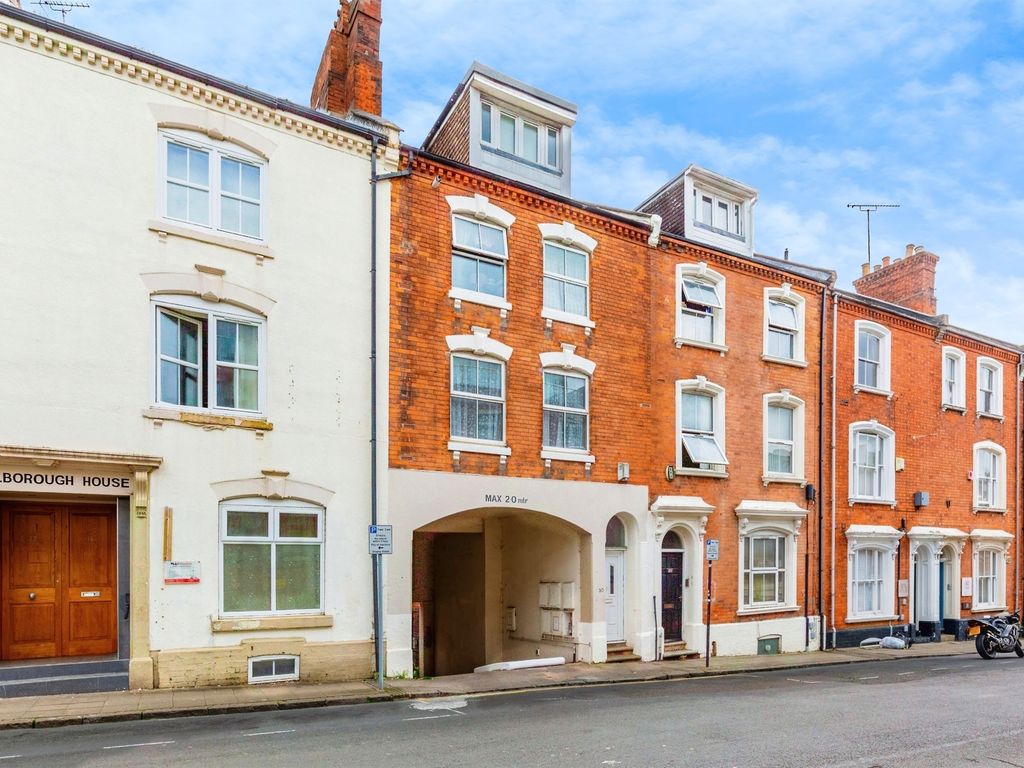 3 bed flat for sale in Hazelwood Road, Northampton NN1, £180,000 Zoopla