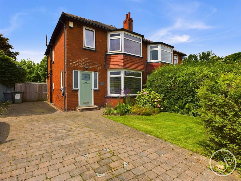 3 bed semidetached house for sale in Stanmore Crescent, Headingley