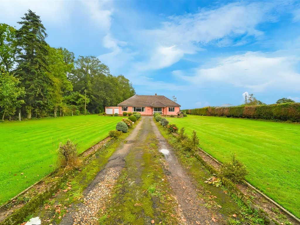 3 bed detached bungalow for sale in Harts Lane, Ardleigh, Colchester