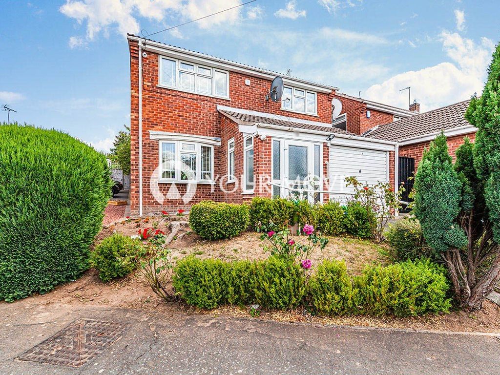 4 bed detached house for sale in Mayo Close, Loughborough