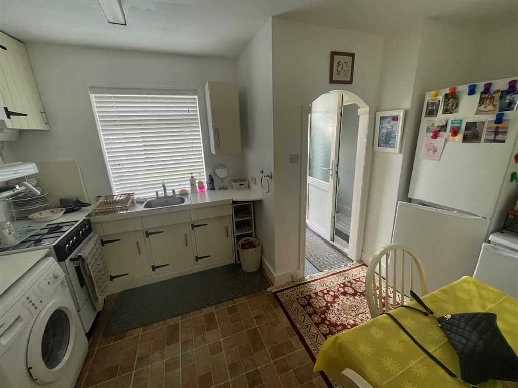 2 bed semidetached house for sale in Ridge Road, Sutton, Surrey SM3, £