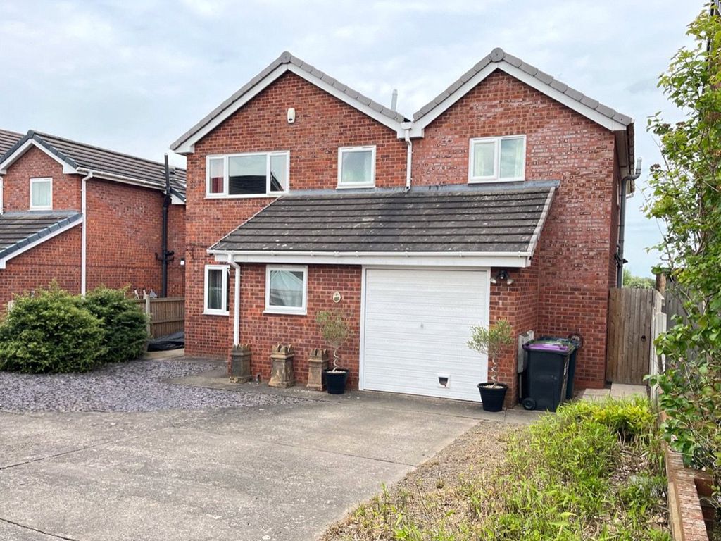 5 bed detached house for sale in Reynaulds Close, Shrewsbury