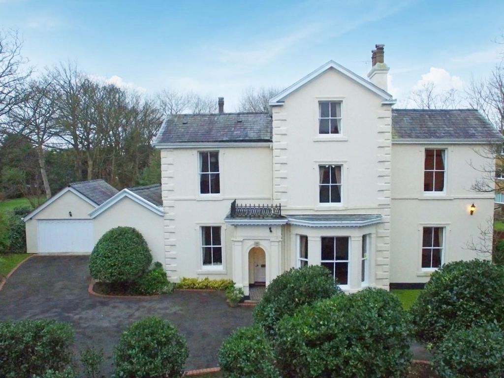 6 bed detached house for sale in Gloucester Road, Birkdale PR8 Zoopla