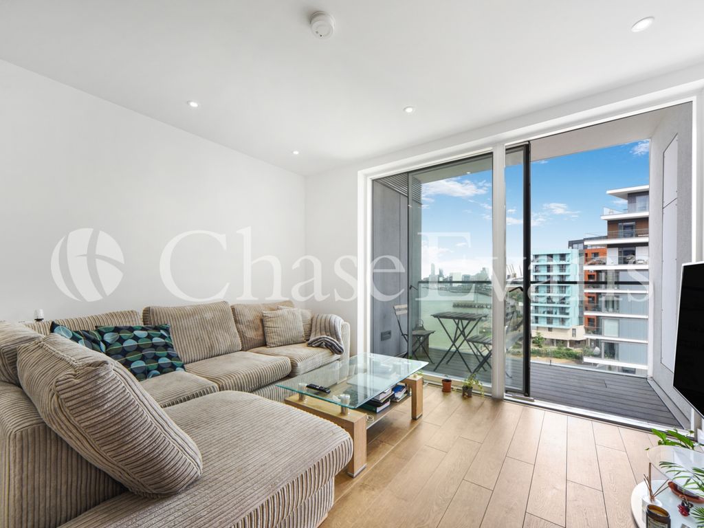 1 bed flat to rent in Atlantic Point, Enderby Wharf, Greenwich SE10
