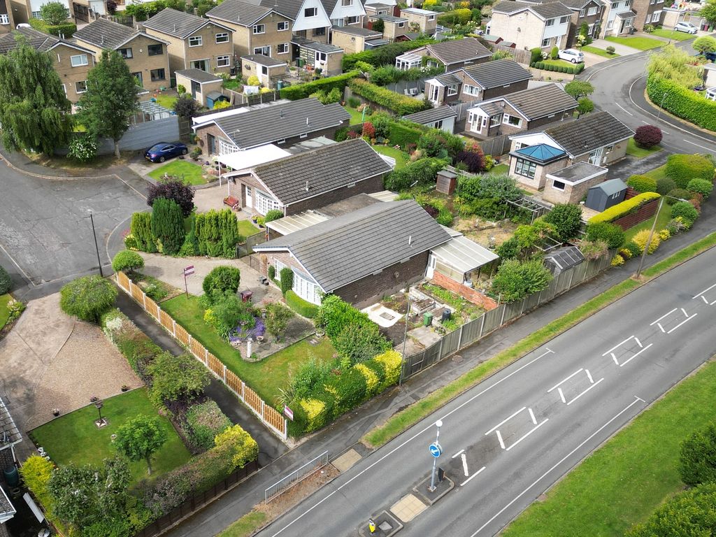 3 bed detached bungalow for sale in Alton Close, Dronfield Woodhouse