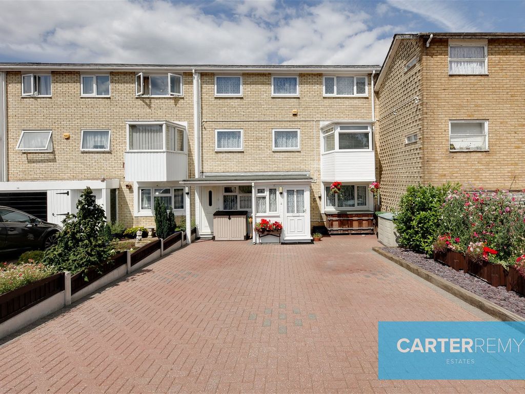 4 bed town house for sale in Botelers, Lee Chapel South, Basildon SS16