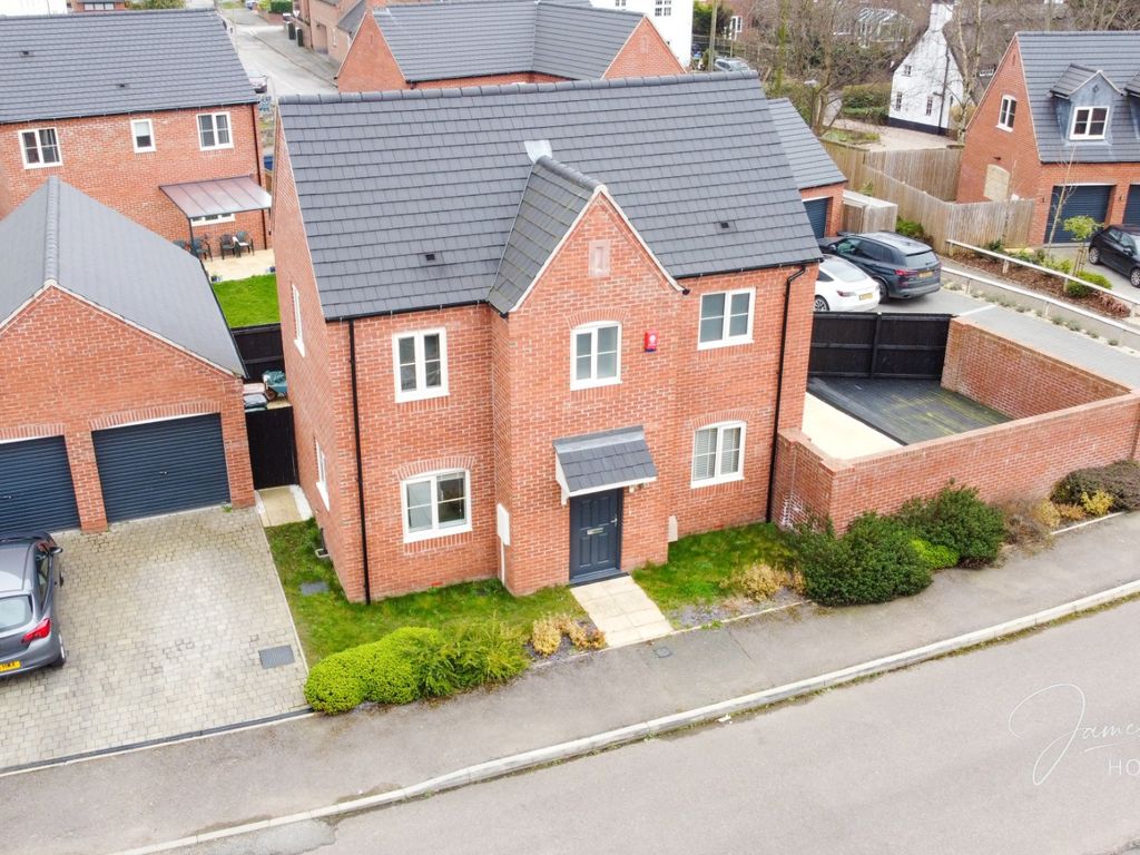 3 bed detached house for sale in Bittern View, Willington, Derby
