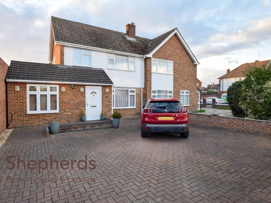 4 bed semidetached house for sale in Elm Drive, Cheshunt, Waltham