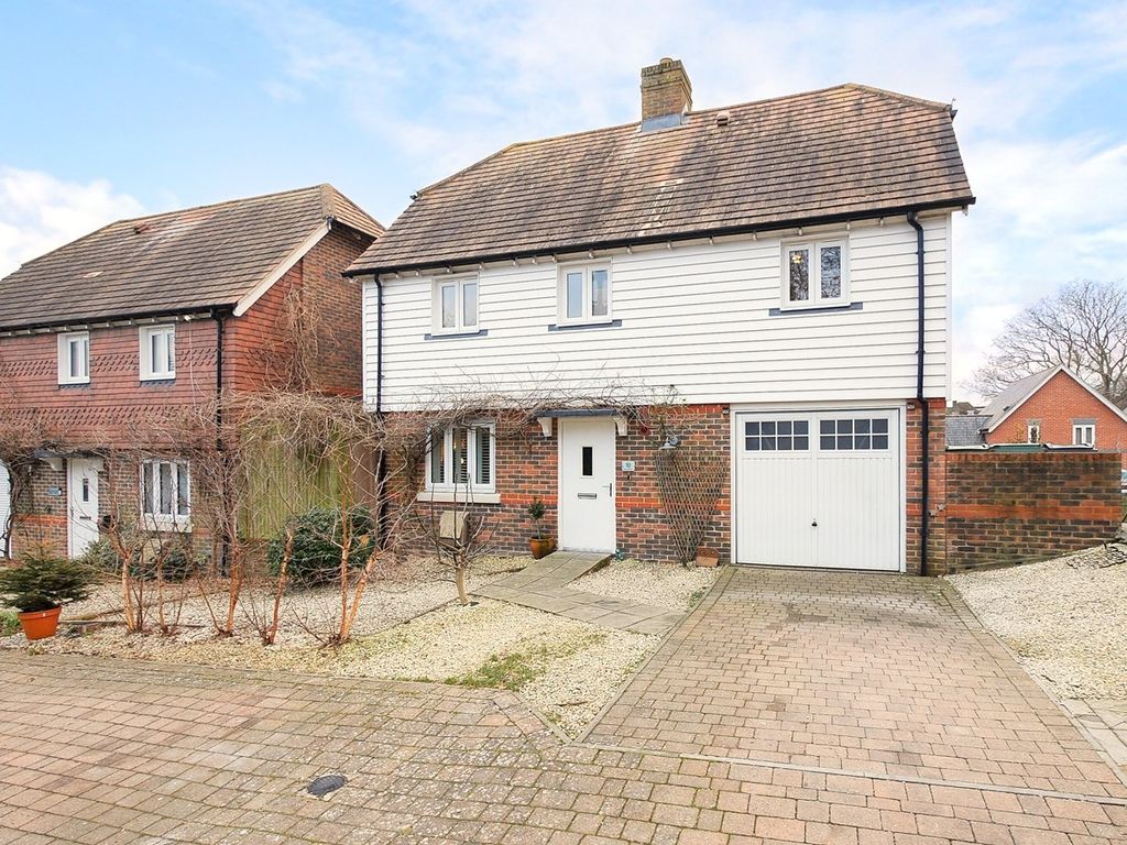 3 bed detached house for sale in Bowline Drive, Hailsham BN27, £450,000