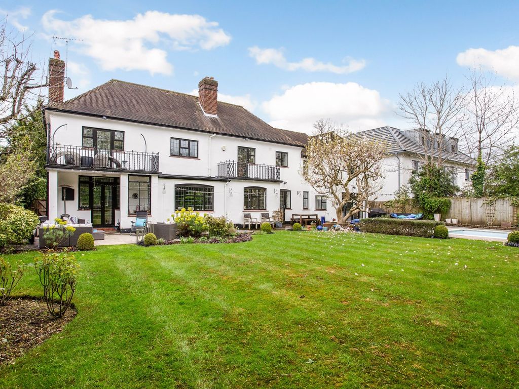 6 bed detached house for sale in Chorleywood Road, Rickmansworth