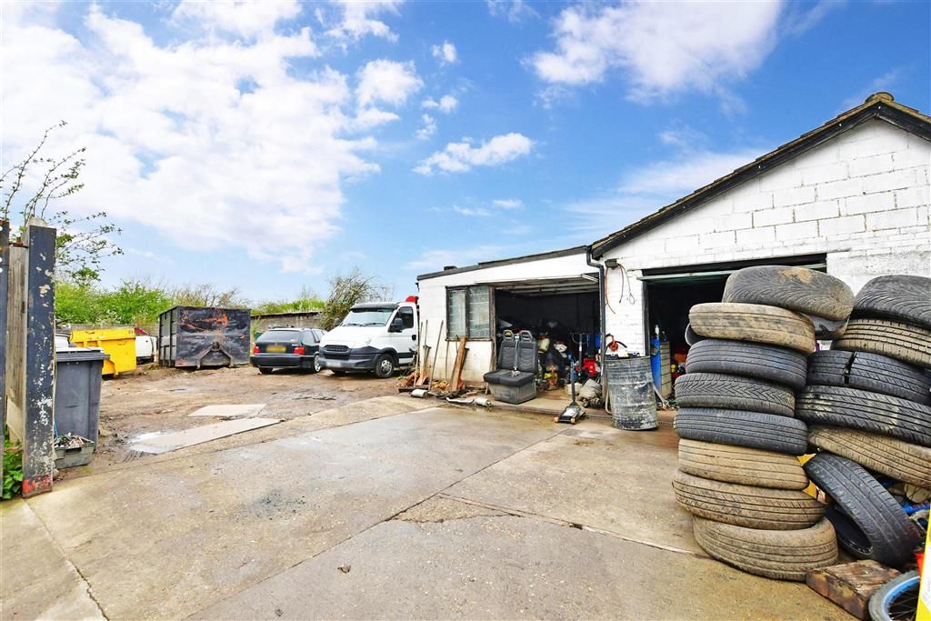 Meadow Way, Wickford, Essex SS12  