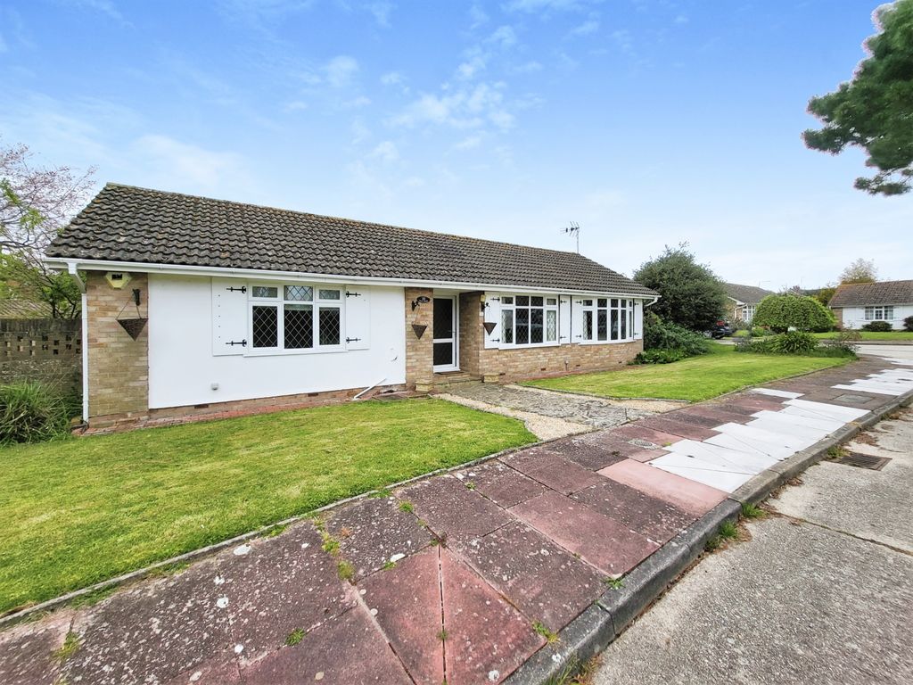 2 bed detached bungalow for sale in Burford Close, Offington, Worthing