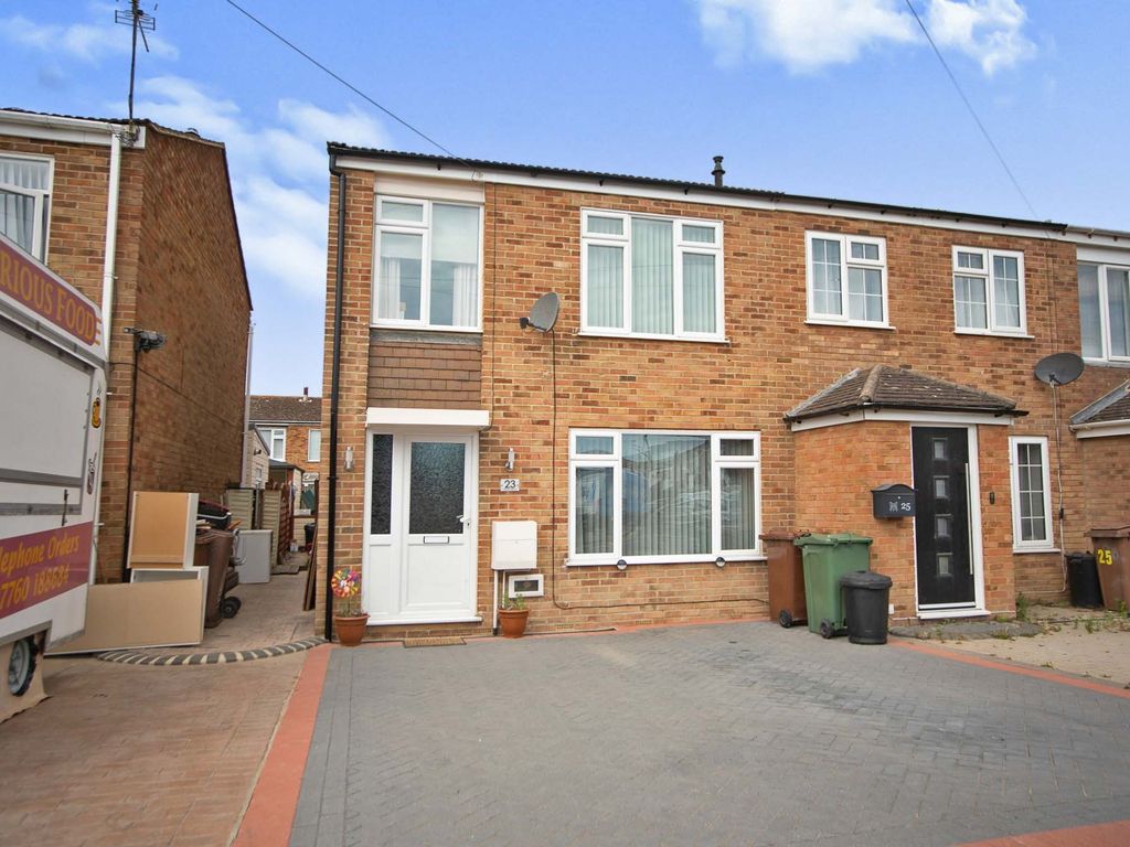 3 bed terraced house for sale in Pannell Road, Isle Of Grain, Rochester