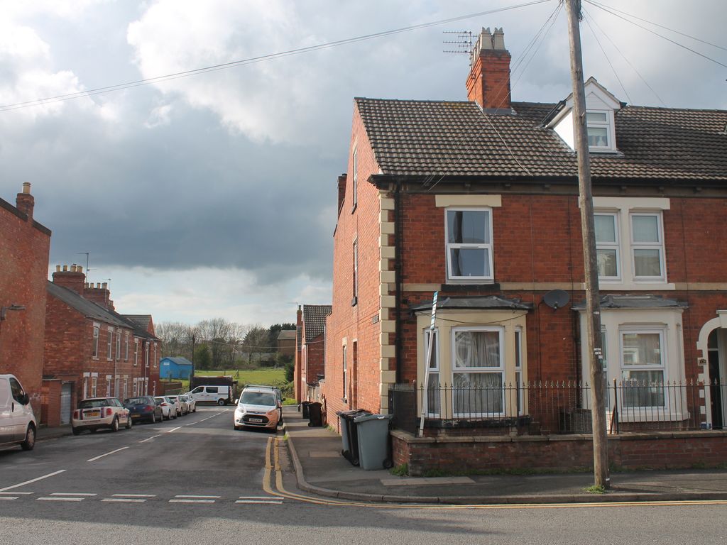 Room to rent in Harlaxton Road, Grantham NG31, £412 pcm Zoopla