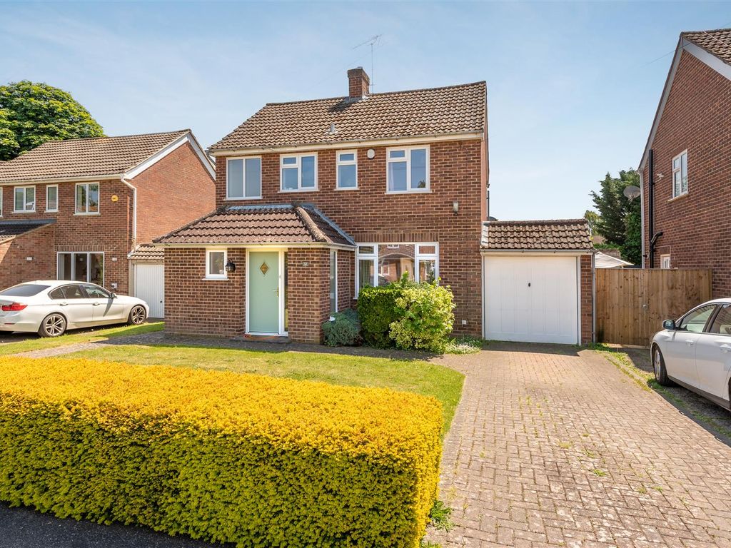 3 bed detached house for sale in Mills Spur, Old Windsor, Windsor SL4