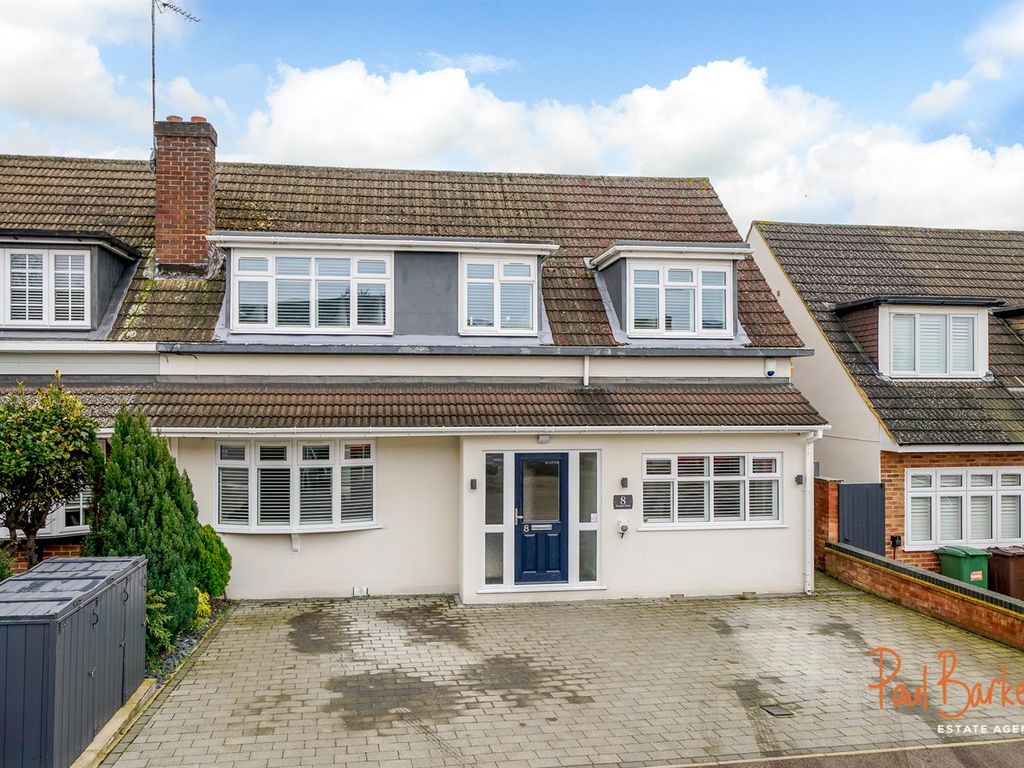 4 bed semidetached house for sale in Newlyn Close, Bricket Wood, St