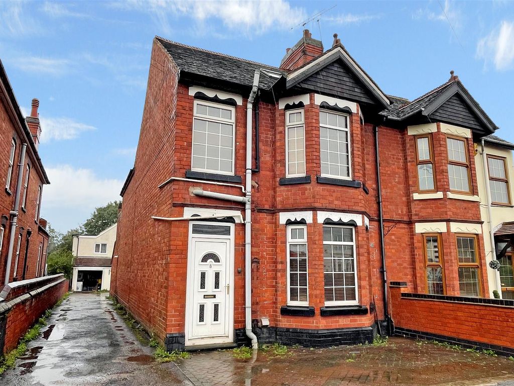 4 bed semidetached house for sale in Church Road, Hartshill, Nuneaton