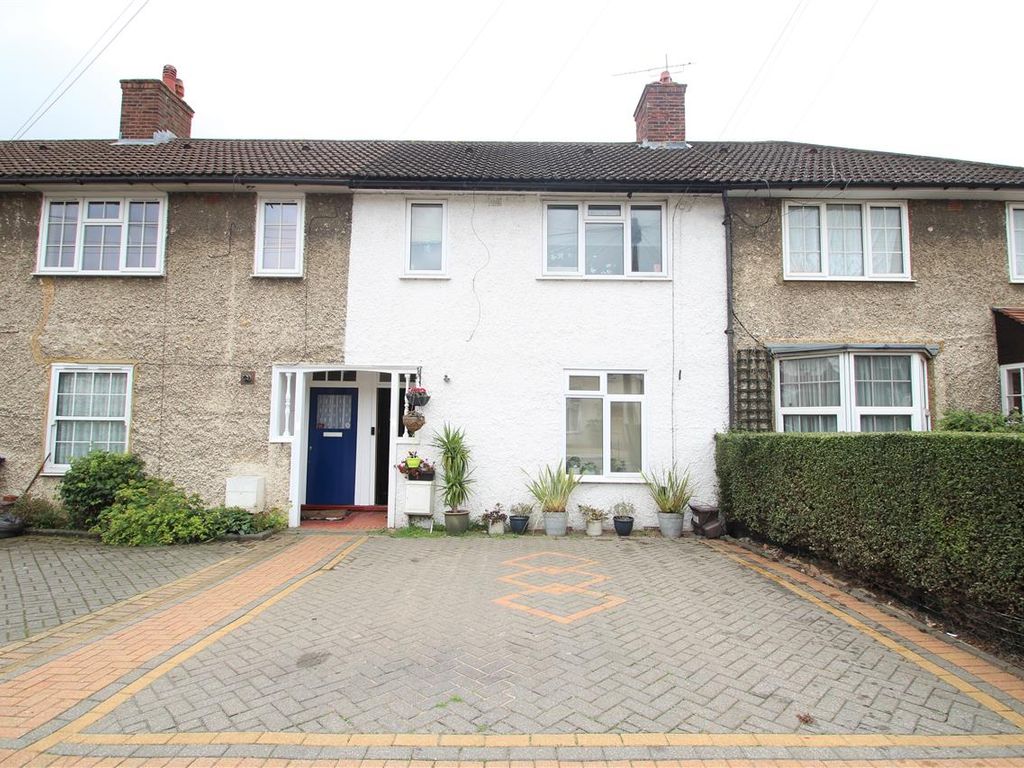 4 bed terraced house to rent in Mostyn Road, Burnt Oak, Edgware HA8