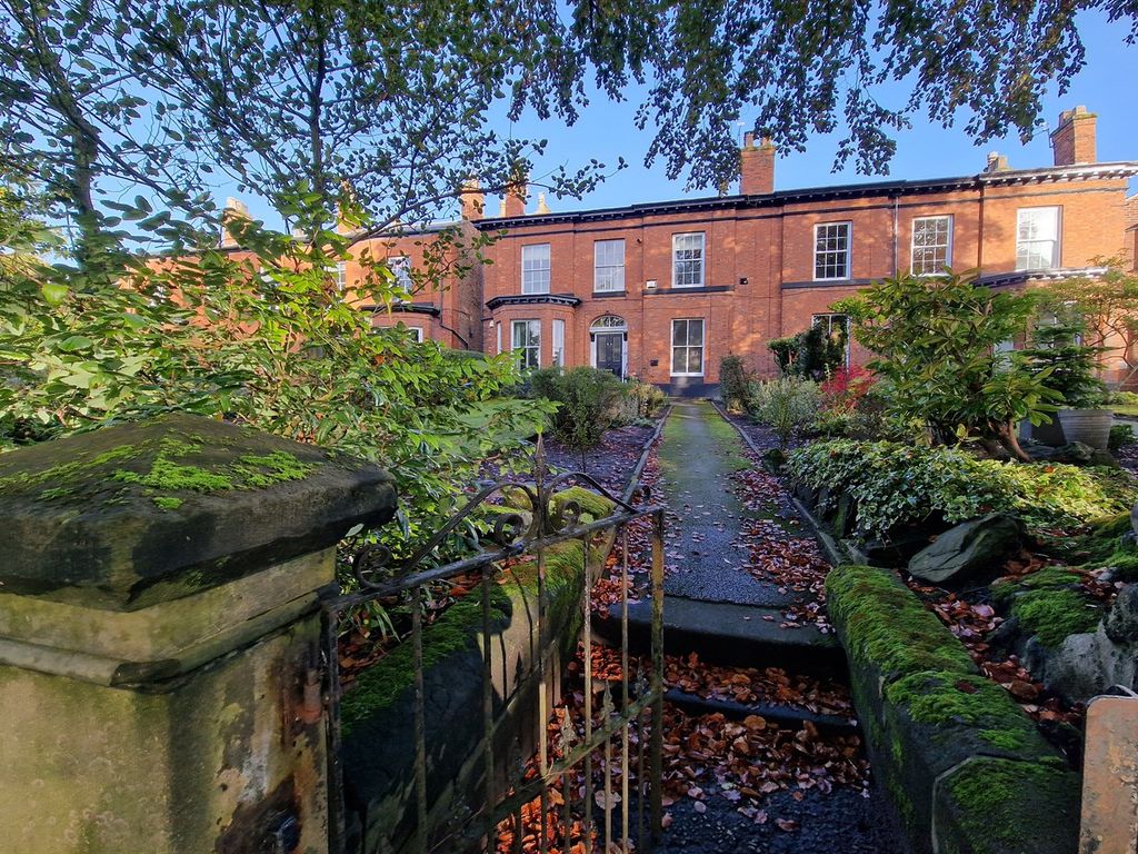 1 bed flat for sale in Stockport Road, Timperley, Altrincham WA15, £