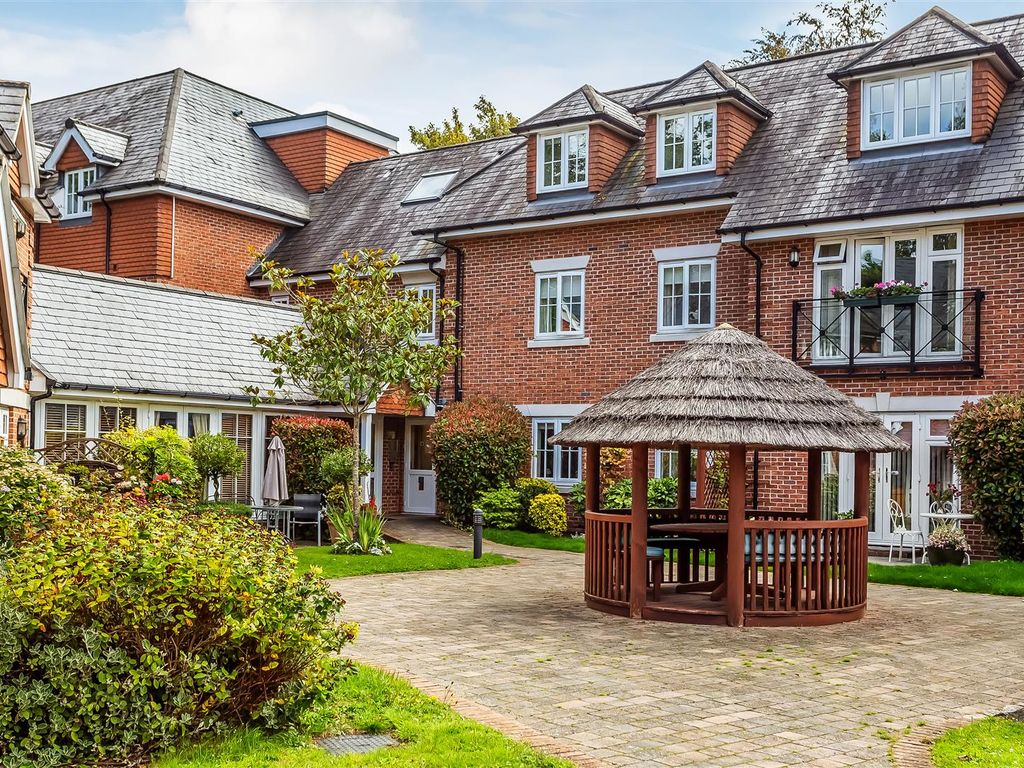 2 bed property for sale in Warren Court, Ashtead KT21, £420,000 Zoopla