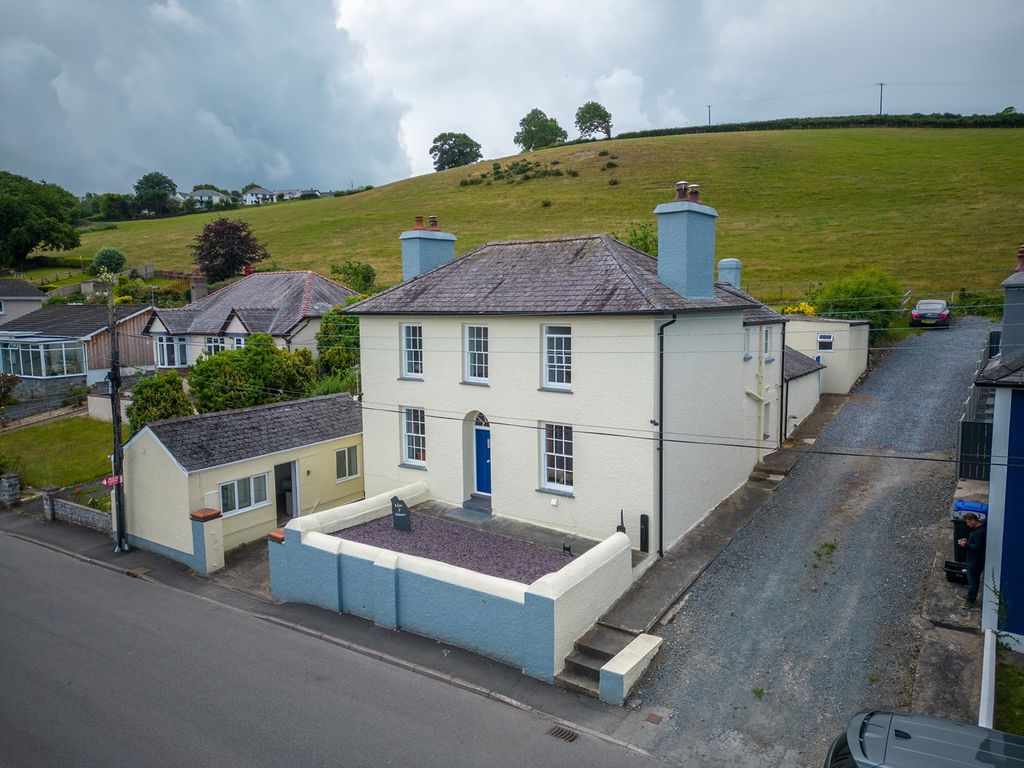 5 bed town house for sale in Panteg Road, Aberaeron SA46 Zoopla