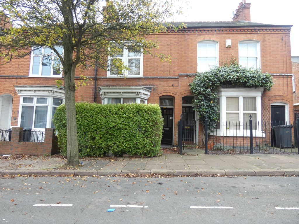 4 bed terraced house for sale in Barclay Street, Westcotes, Leicester
