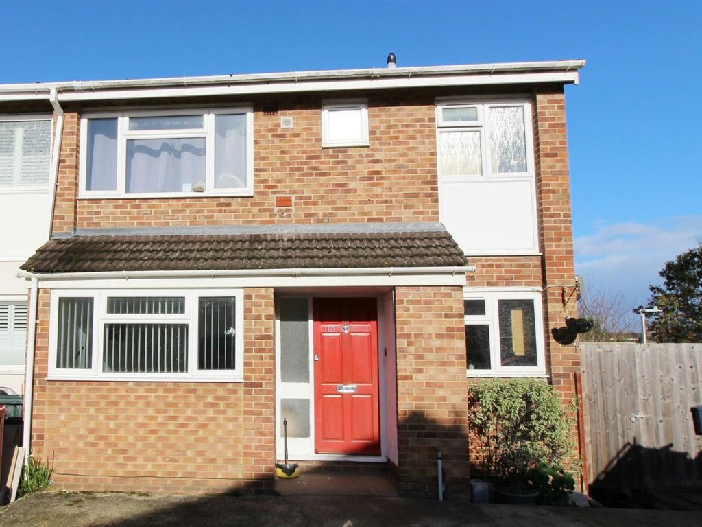 5 bed semidetached house for sale in Galsworthy Drive, Caversham