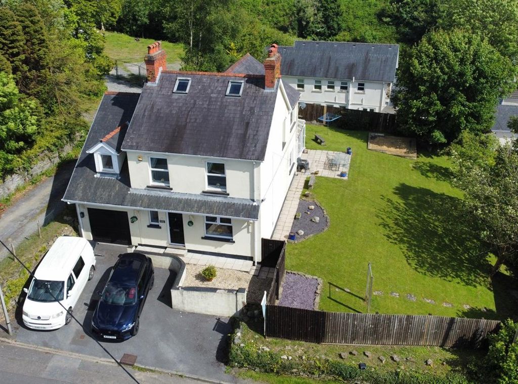 5 bed detached house for sale in Highland Terrace, Pontarddulais