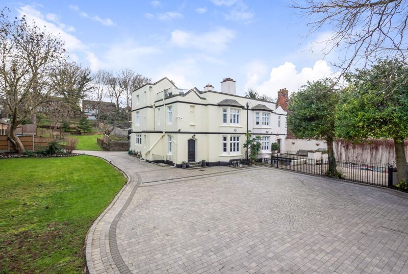 4 bed semidetached house for sale in Ingress Park, Greenhithe DA9 Zoopla